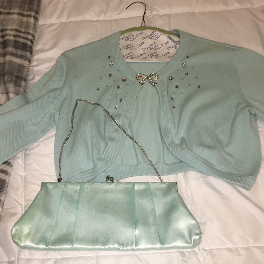 Cropped Cardigan With rhinestone handbag